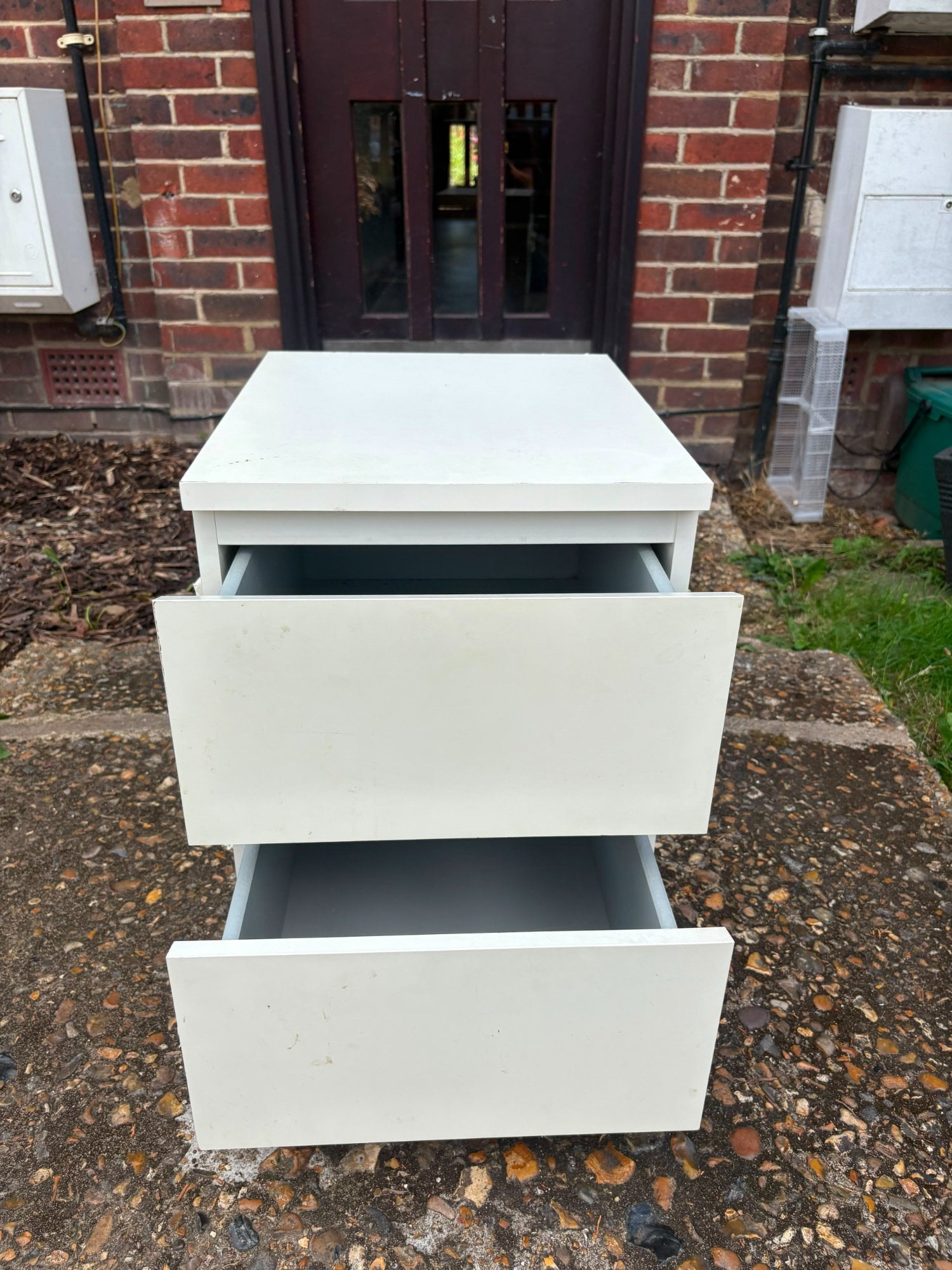 2x side table for £50 in Luton