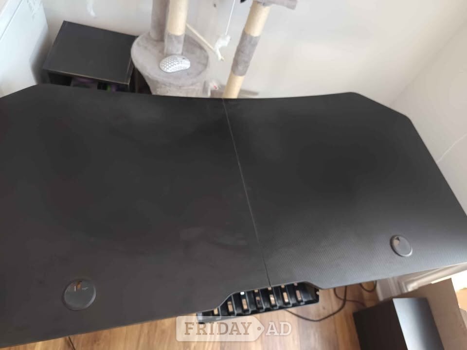 Black Gaming Desk with Cable Management – Good Condition - Furniture in Hove