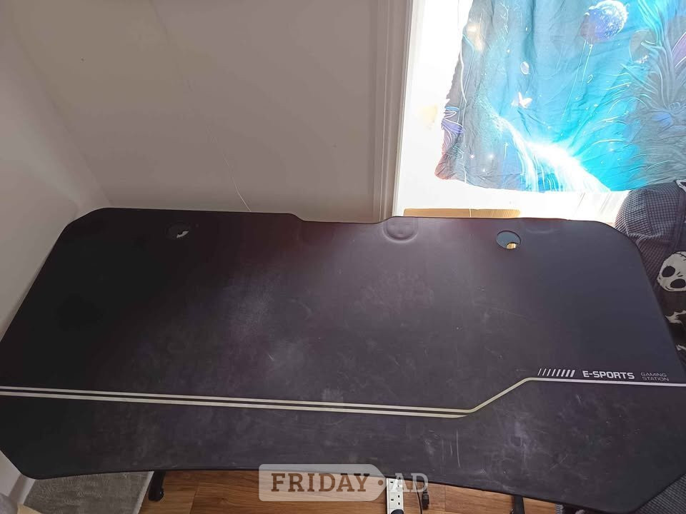 Black Gaming Desk with Cable Management – Good Condition - Furniture