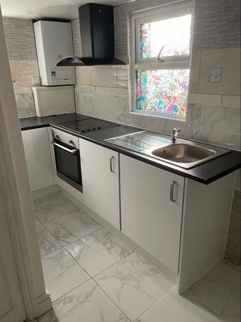 One bedroom town flat with garden 