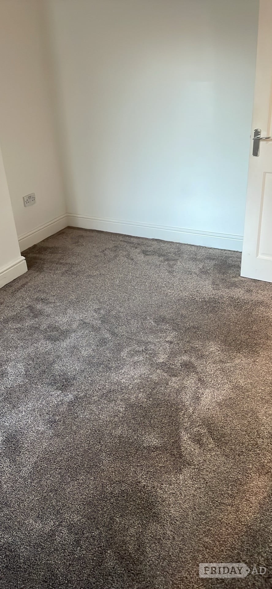One bedroom town flat with garden 