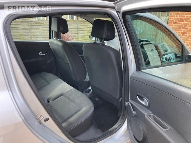 Renault Clio 1149cc Hatchback 68,000 miles. Serviced & reliable - Cars in Redhill