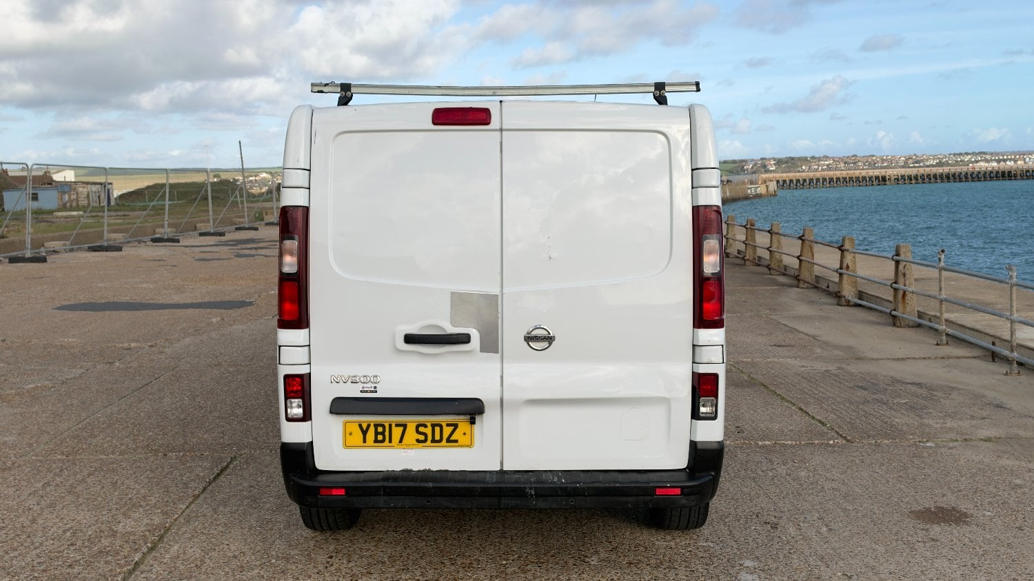2017 Nissan NV300 Acenta - Crew Cab - ULEZ Compliant - Vans & Commercial Vehicles