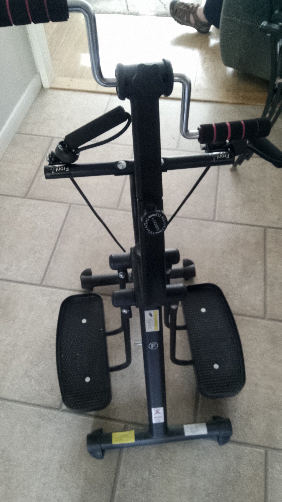 Sit down Mobility exerciser . For upper and lower body trainer  - Hobbies & Leisure in Horley
