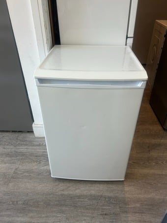 ESSENTIALS ICE BOX FRIDGE