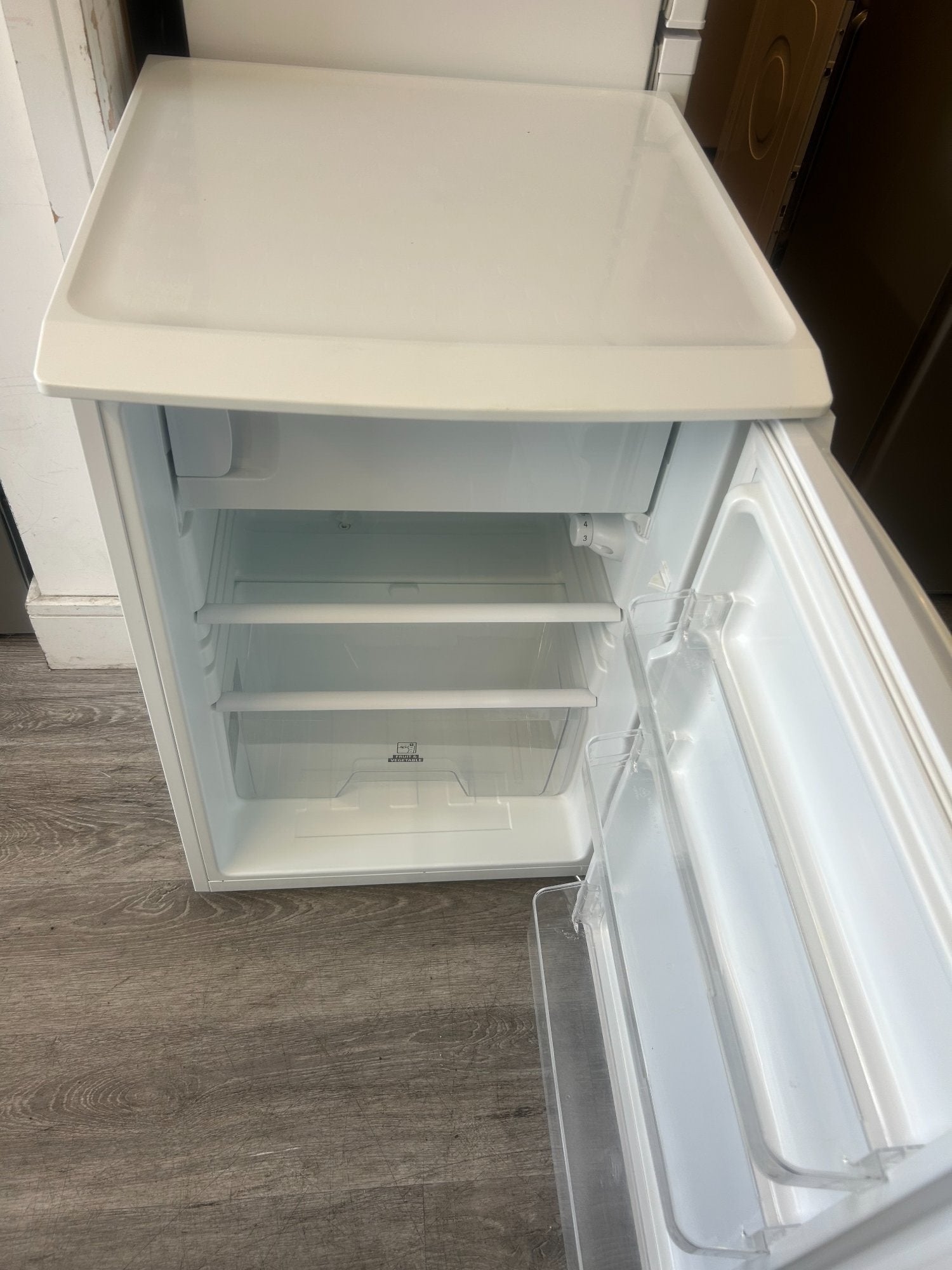 ESSENTIALS ICE BOX FRIDGE