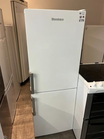BLOMBERG 50/50 FRIDGE FREEZER
