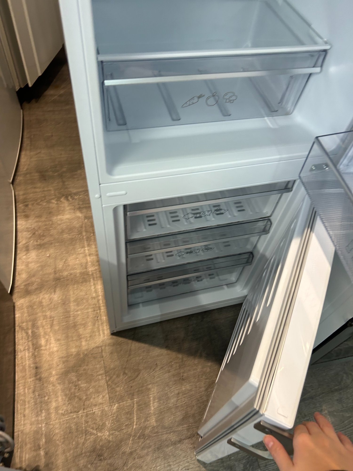 St. Leonards-On-Sea BLOMBERG 50/50 FRIDGE FREEZER