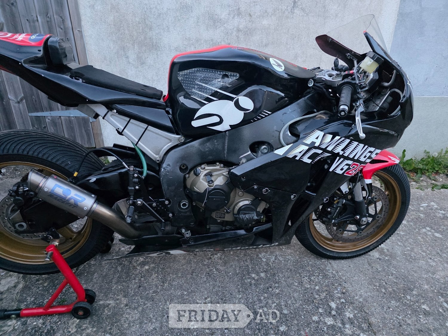 Honda CBR1000RR Fireblade 2008 Track Bike with v5 - Motorbikes, Scooters & Quads
