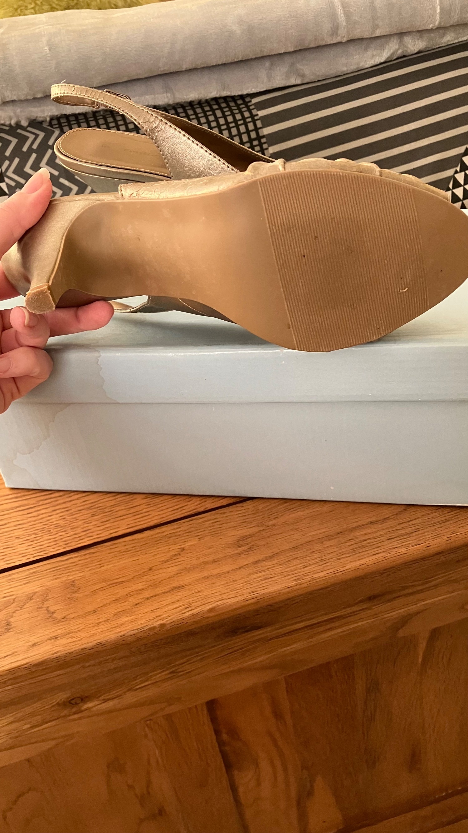 Peacehaven Emilio Luca Metallic Gold high heels size 5 GOOD condition 
