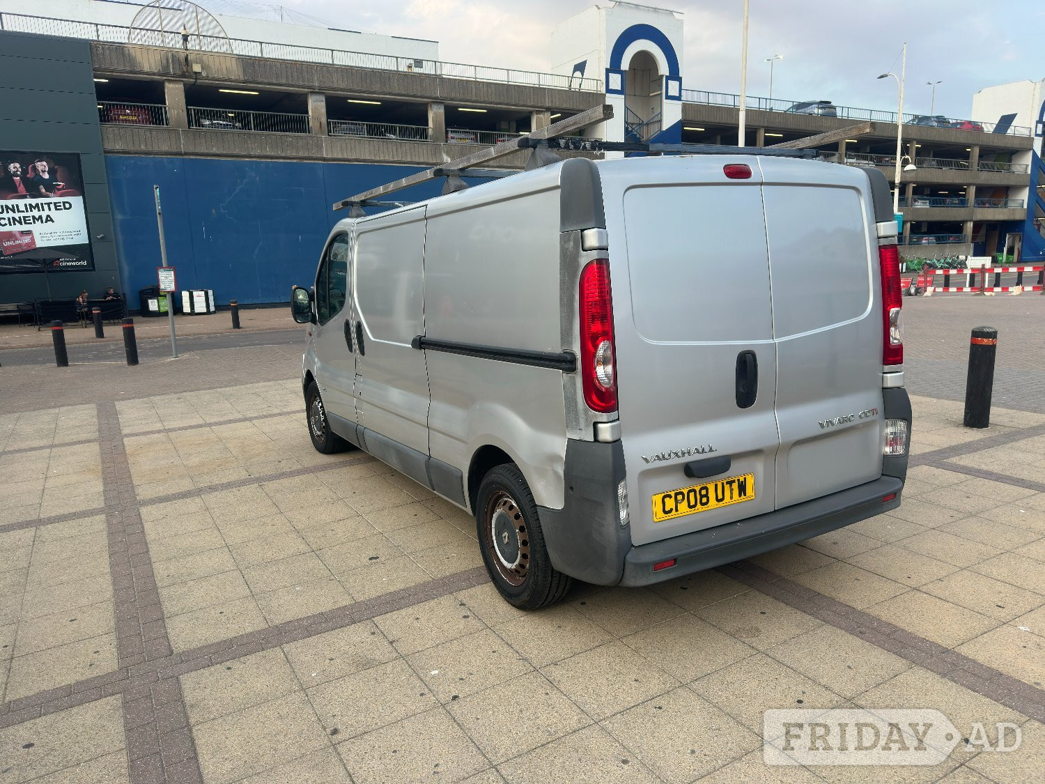 2008 Vauxhall Vivaro 2900 LWB - Long MOT - 2 Keys - No VAT - Vans & Commercial Vehicles in Brighton