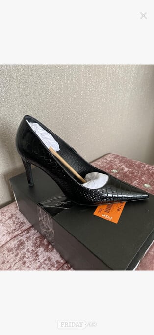Ladies heeled shoes 