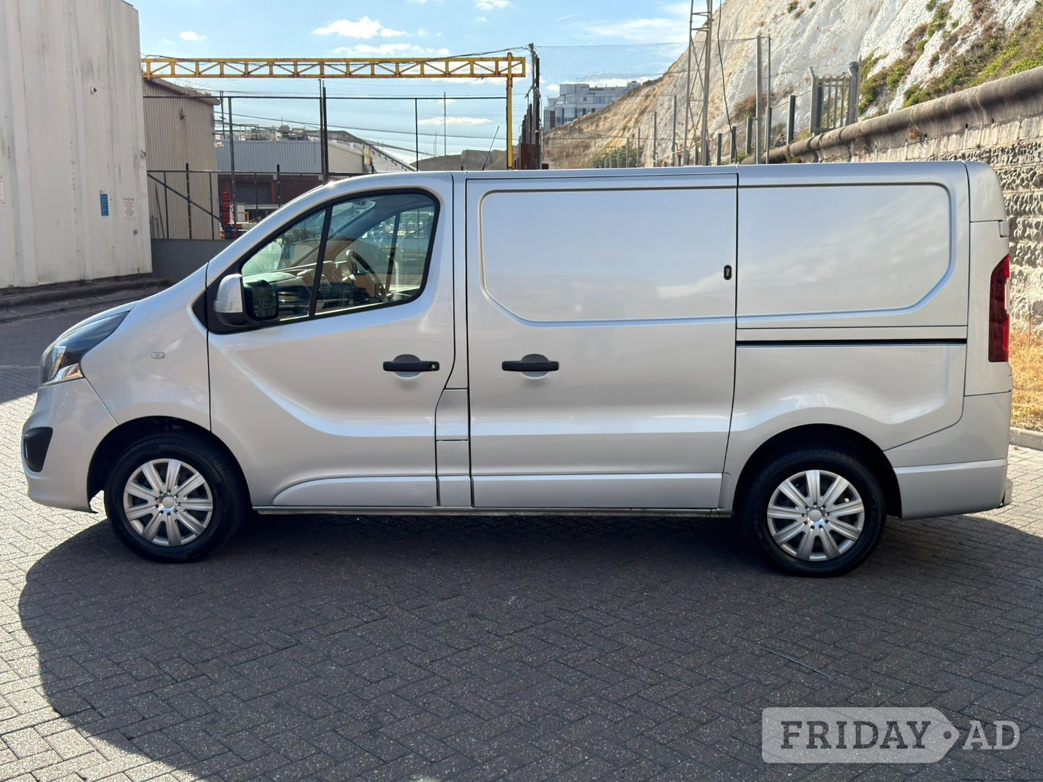 [ berth ]Vauxhall Vivaro