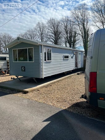Mobile home to rent 32x10 central heating available 9th September