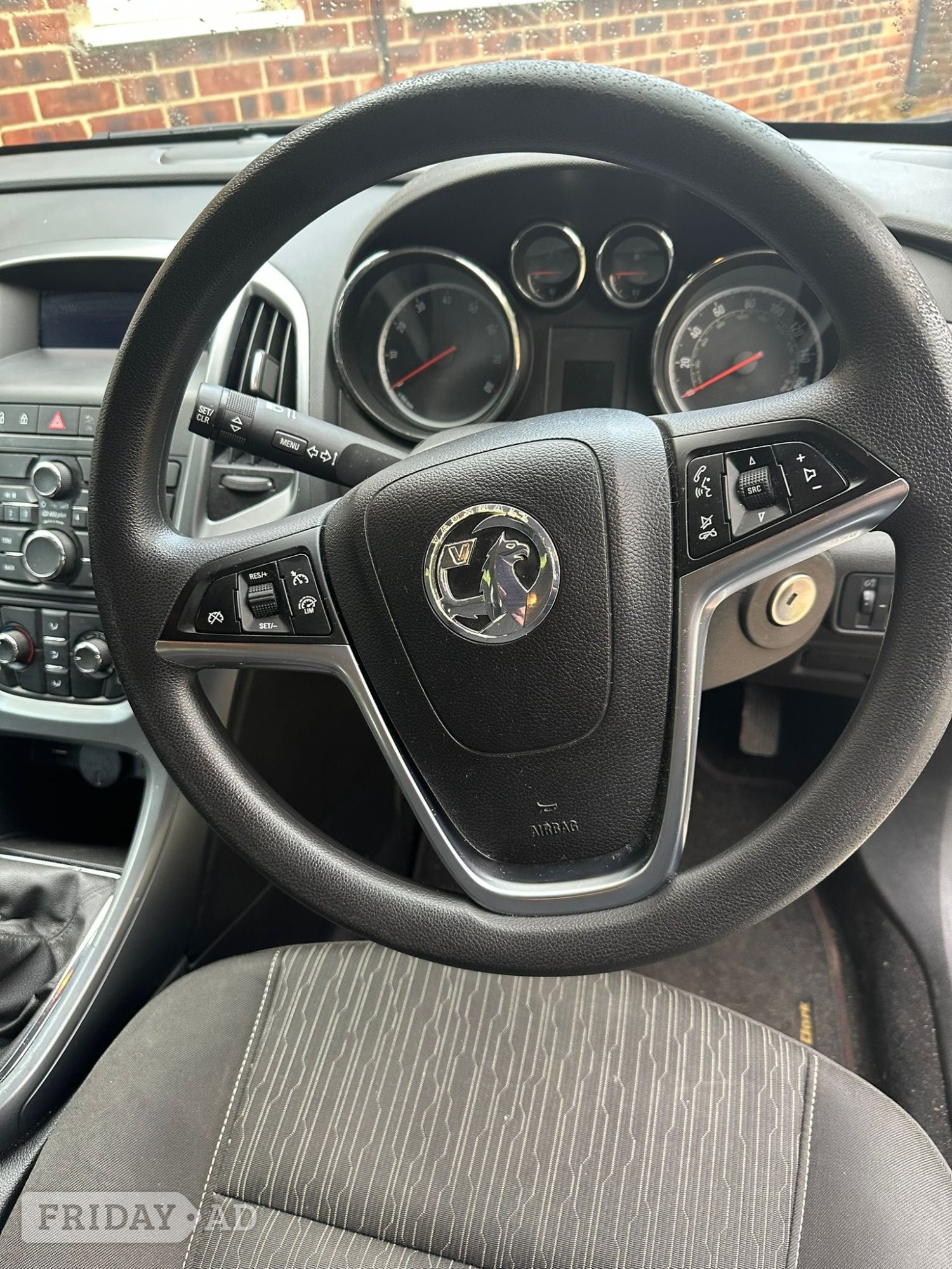Vauxhall Astra 1.6 Petrol 2014 – 79k – MOT – Clean - Cars in Crawley