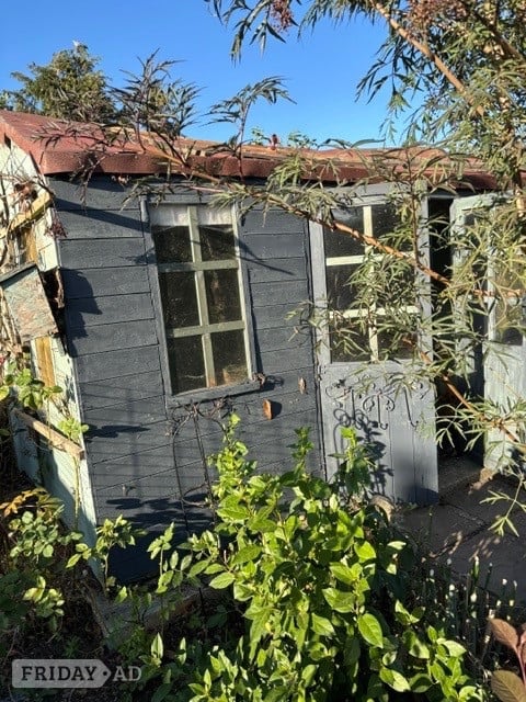 Free summerhouse/shed buyer dismantles and collects in Lancing