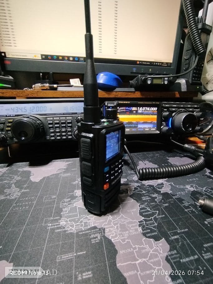 Steyning TIDRADIO TD-H3 Plus VHF / UHF/ Air Band. Colour screen,