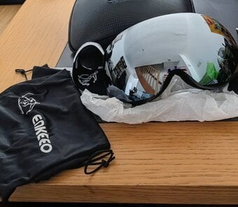NEW SKI GOGGLES 