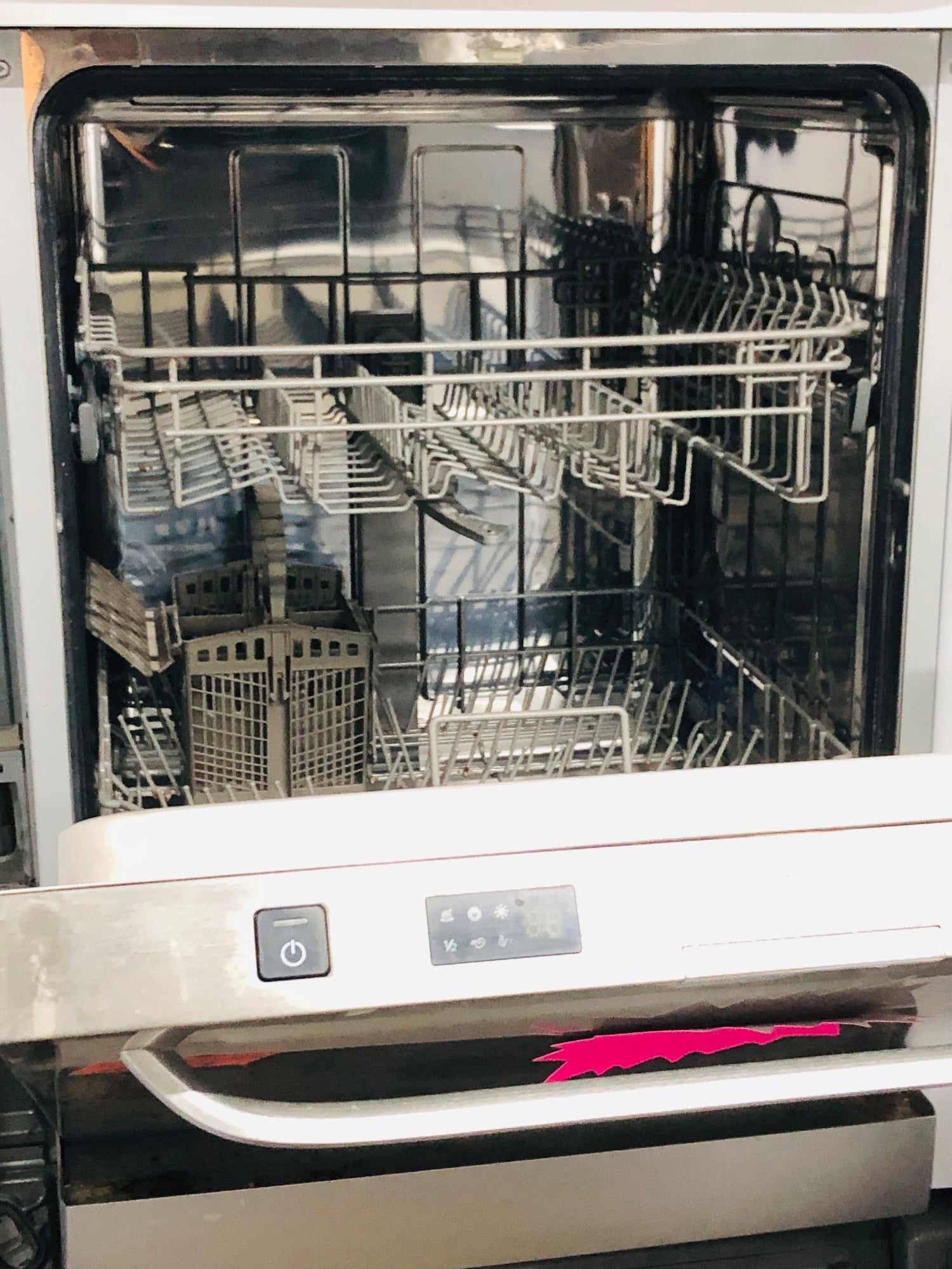 Kenwood silver colour  full size dishwasher In Good working order