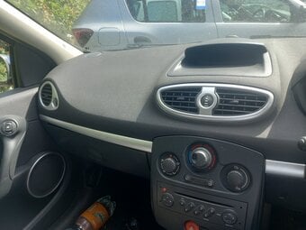 Renault clio mot spares repairs drive away!