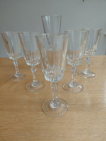 Six Clear Glass Wine/Sherry/Port Glasses – Good Condition
