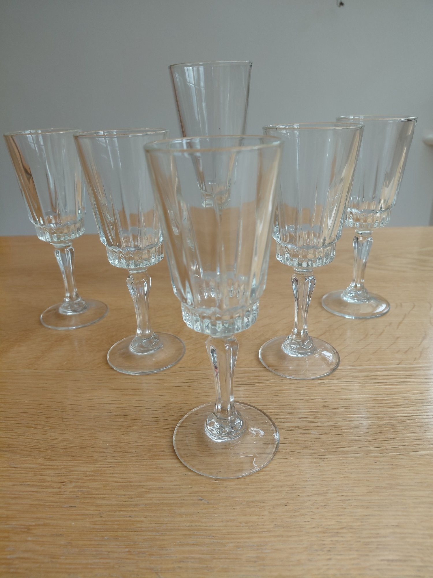 Six Clear Glass Wine/Sherry/Port Glasses – Good Condition