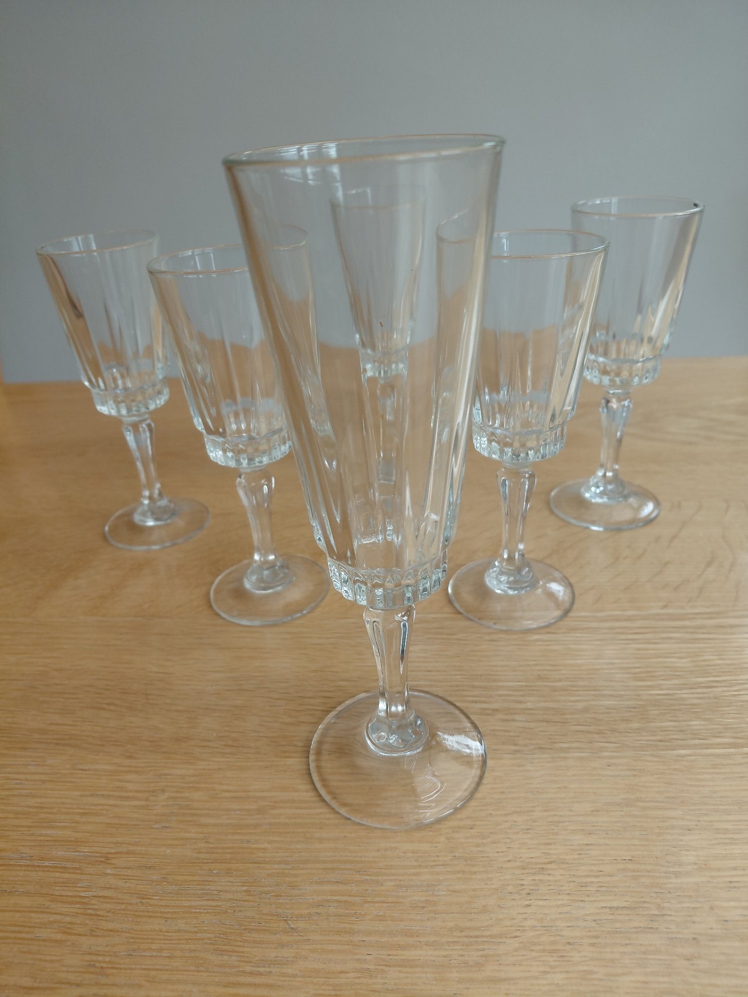 Winchester Six Clear Glass Wine/Sherry/Port Glasses – Good Condition