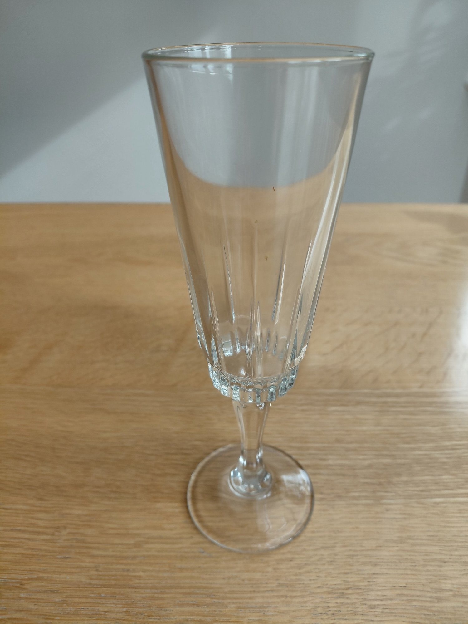Six Clear Glass Wine/Sherry/Port Glasses – Good Condition - Cookware & Dining in Winchester