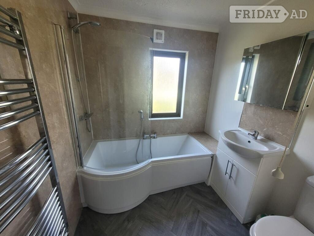 Residential lodge for sale at Narborough Fisheries in Norfolk