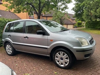 74500 miles. New MOT. Owned for last 7 years. Clean and tidy.