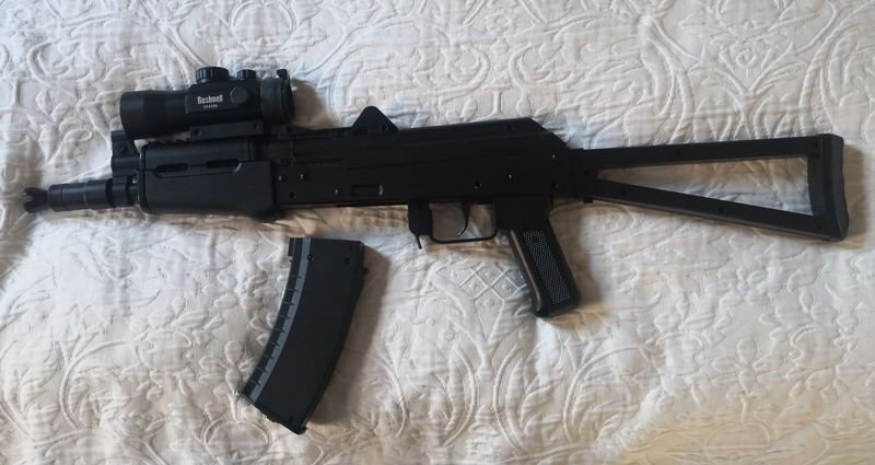 CROSMAN COMRADE AK semi-automatic CO2 BB air rifle.  - Sports Equipment