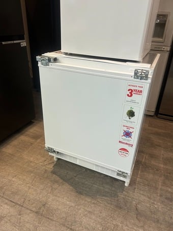 BLOMBERG INTEGRATED UNDERCOUNTER FRIDGE