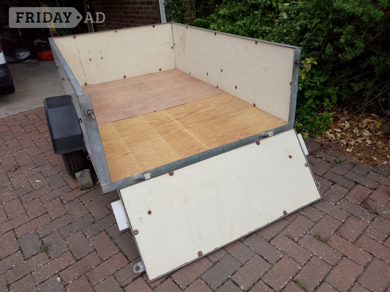 A 6’ x 4’ (180 x120)single axle trailer  - Trailers & Horseboxes in Seaford