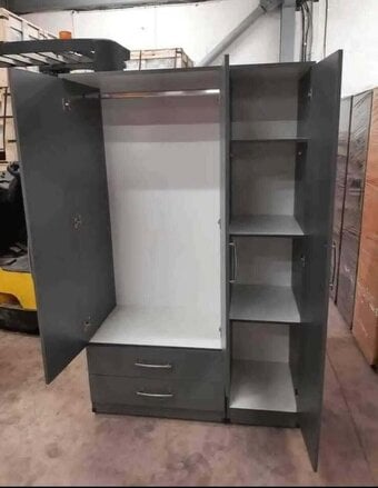 3 door wardrobe with shelves and drawers