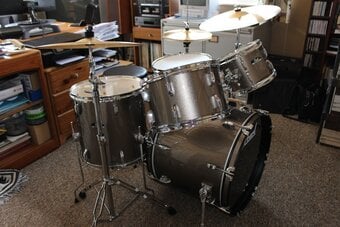 Pearl Roadshow 5-Piece Drum Kit, Bronze, with Zildjian cymbals