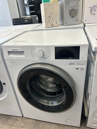 BLOMBERG 7KG WASHING MACHINE