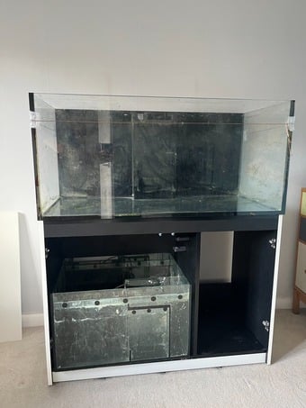 Red Sea 425L Marine Tank Sealed Broken