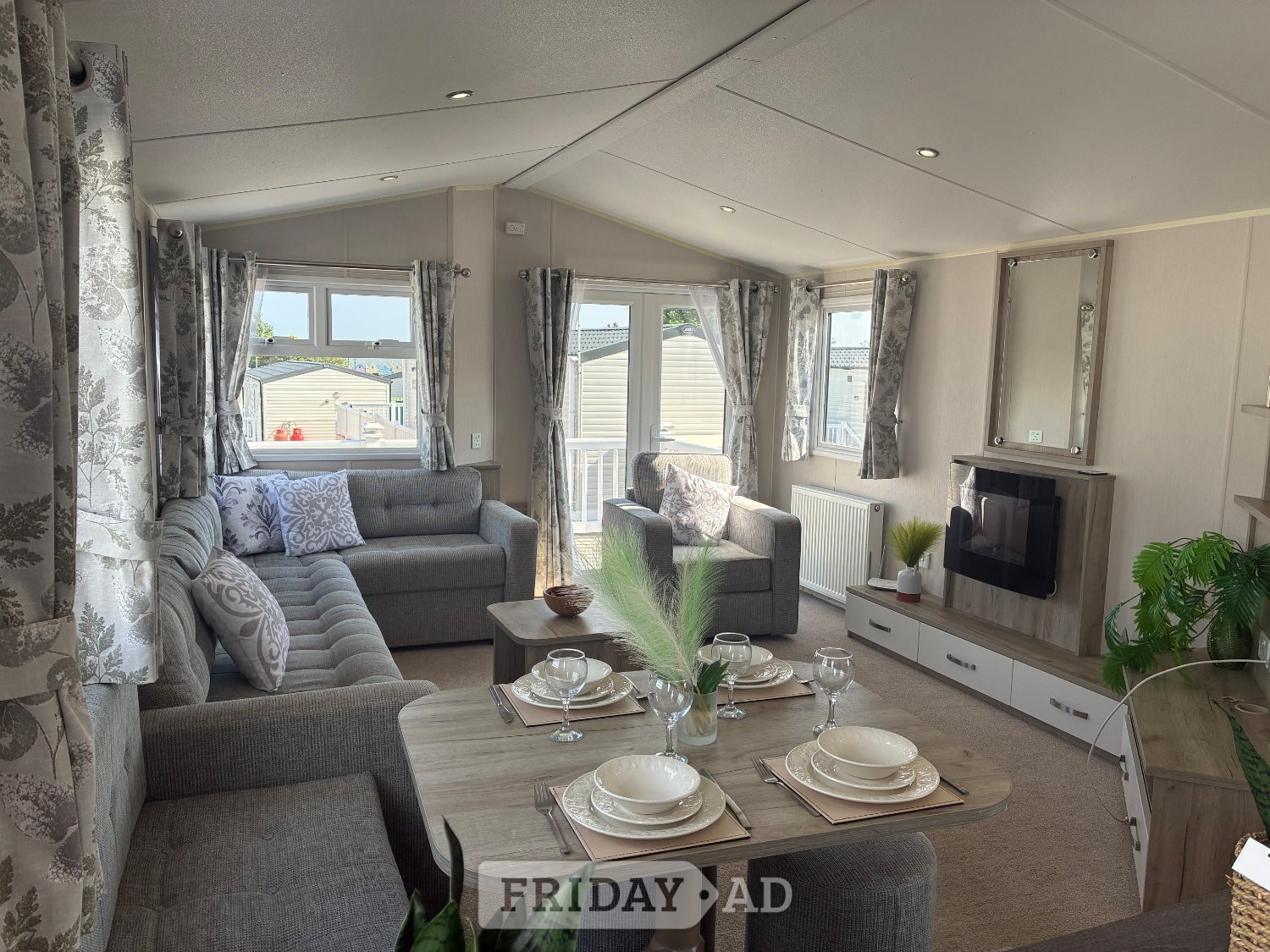 ABI Oakley 🌟FREE PITCH FEES UNTIL 2027🌟 - Motorhomes & Caravans in Colchester