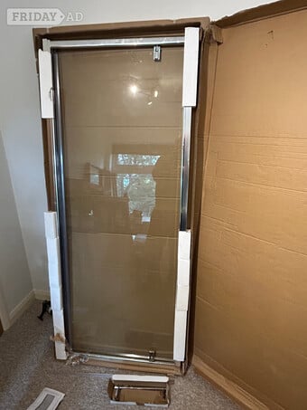 Pivot shower door 800mm