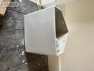 Corner Loo/ Corner Toilet Bowl with Sistern