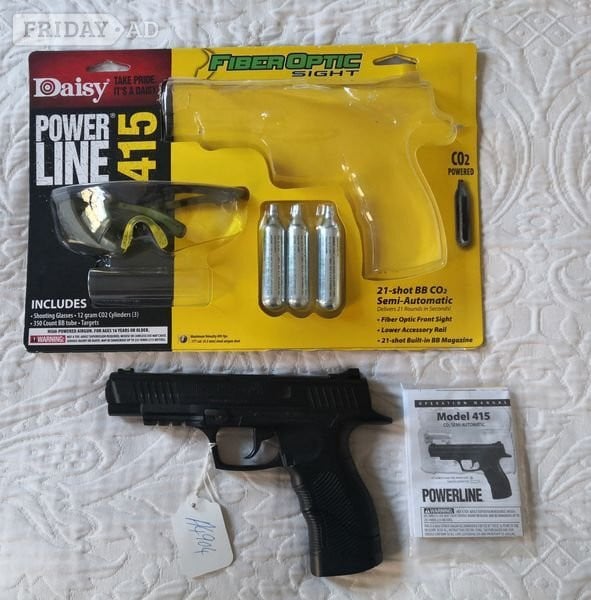 Daisy Model 415 CO2 Pistol Kit – 4.5mm BB Repeater Air Pistol.  - Sports Equipment in Lewisham