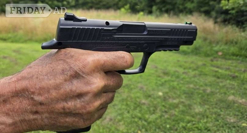 Daisy Model 415 CO2 Pistol Kit – 4.5mm BB Repeater Air Pistol.  - Sports Equipment