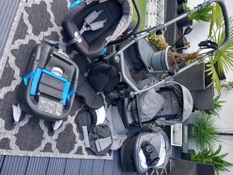 VENICCI  PRAM AND CAR SEAT SET.  BARGAIN £50 ono. COLLECT DA14