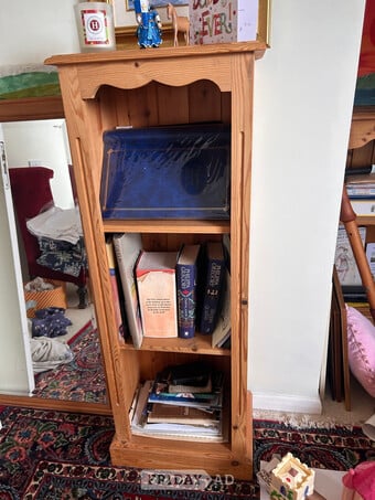 Pretty little pine bookshelf