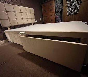 SUPER KING DIVAN BASE WITH 2 DRAWERS WITH ARIES HB