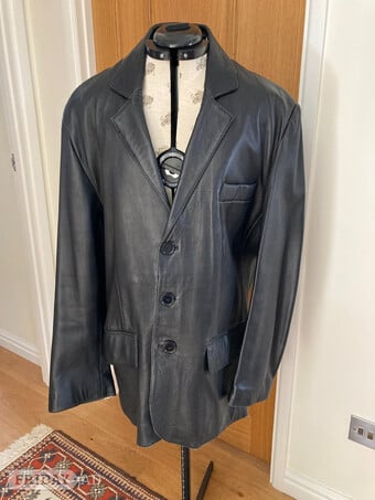 Mens Real Leather 3 Button Blazer Type Jacket in Black - Size: L