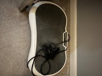 Vibrating exercise plate