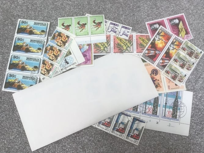 Stanley Gibbons World Collector Stamp Album   2nd album