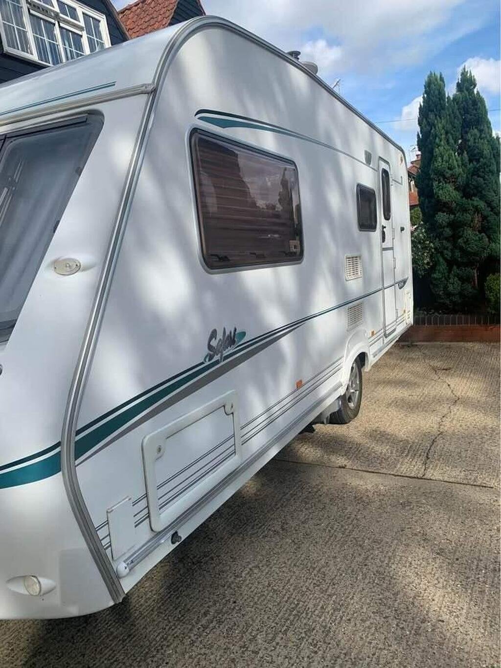 [ berth ]Swift safari 4 berth