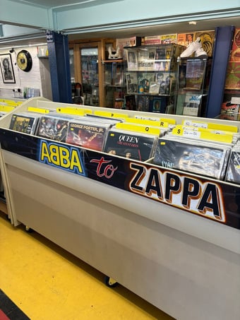 Vinyl Records, CDS, Memorabilia - Sold, Bought, Traded
